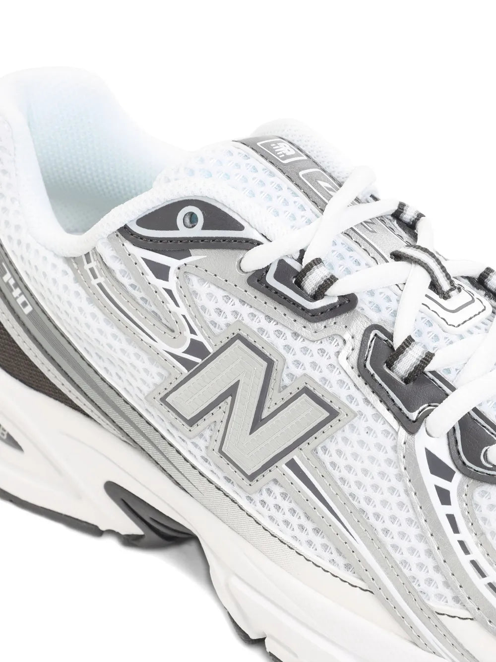 New Balance 740