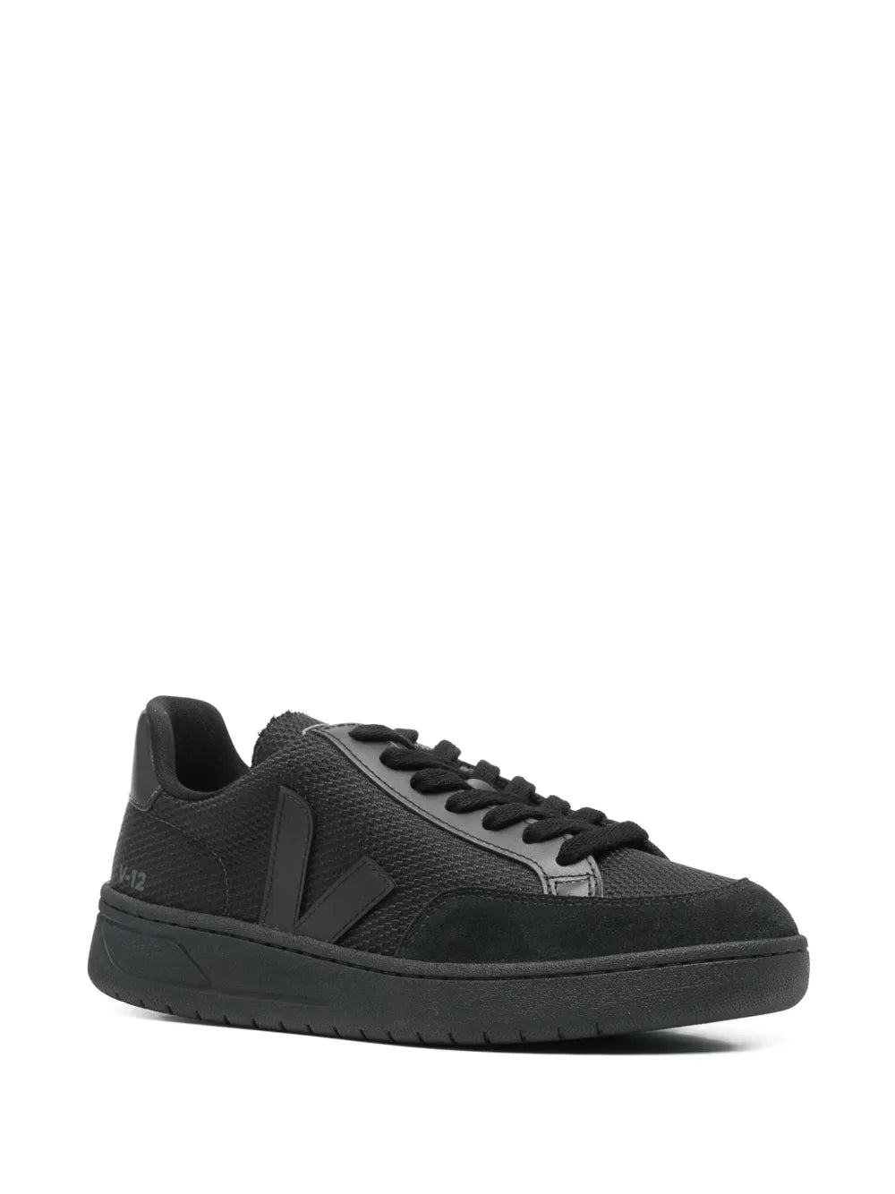 VEJA V-12 B-Mesh